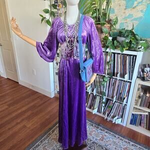 Vintage Velvet Maxi dress with pockets and balloon sleeves
